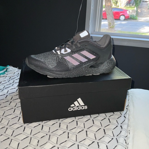 Adidas 9.5 Multi-Grey - Picture 2 of 4